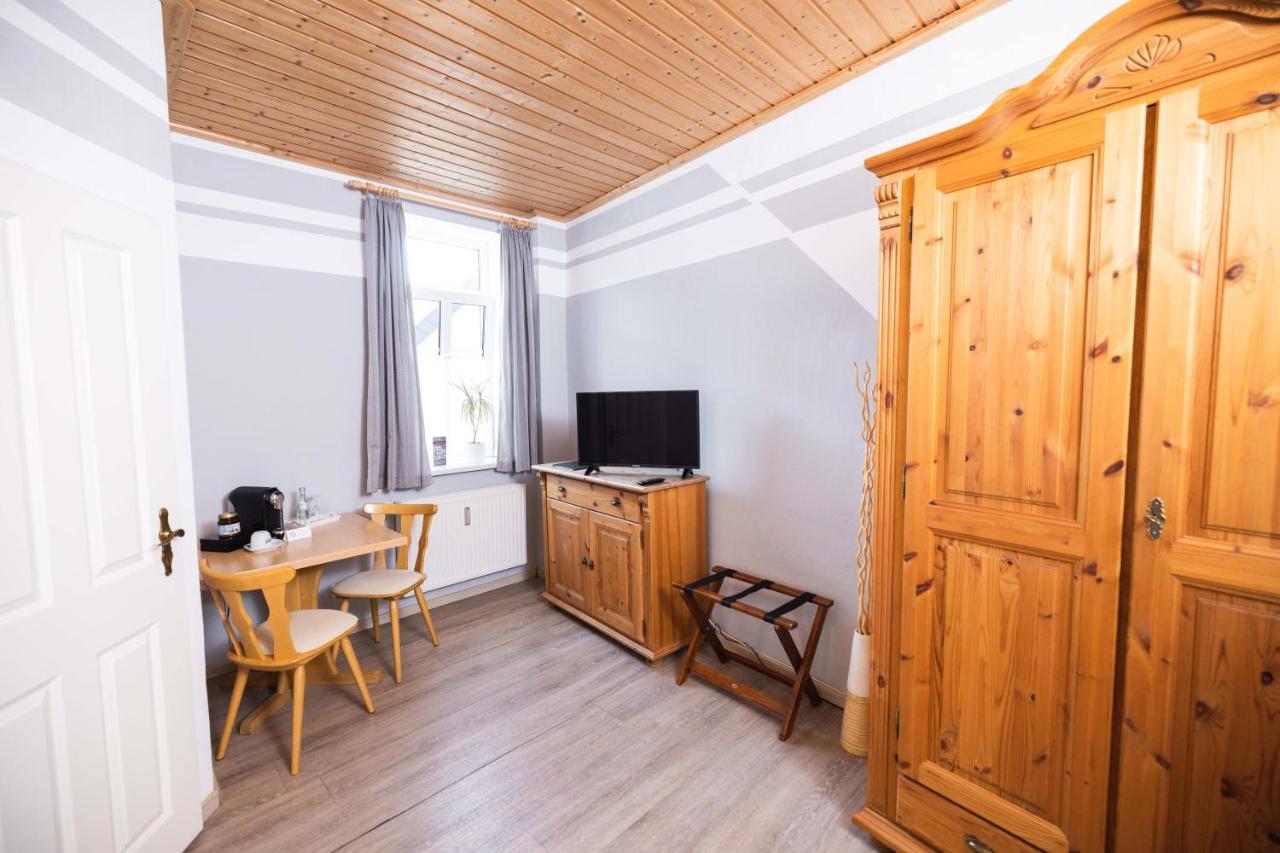 Pension Friedrichshof Бад Клостерлаусниц Екстериор снимка