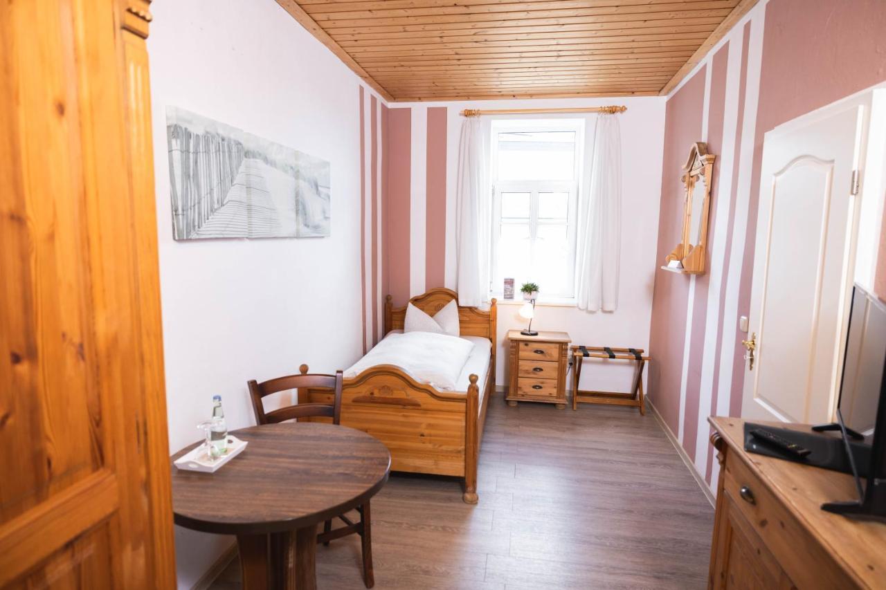 Pension Friedrichshof Бад Клостерлаусниц Екстериор снимка